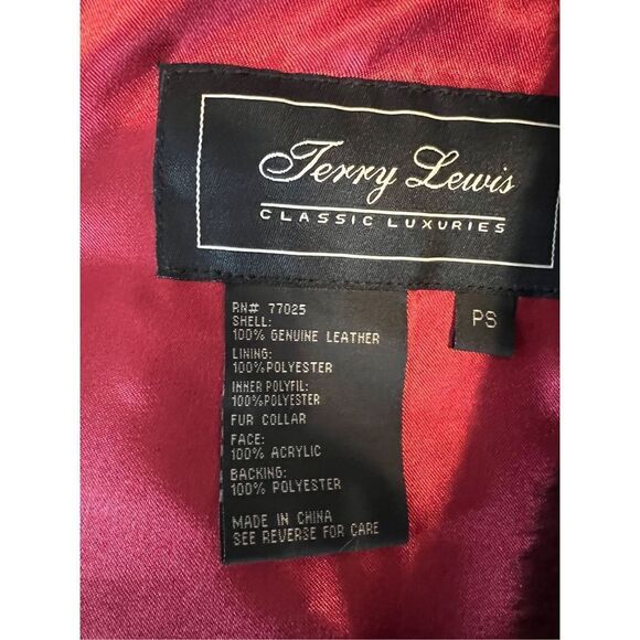 NWT Terry Lewis Classic Luxuries red leather long coat with faux fur hood - size - Picture 12 of 13